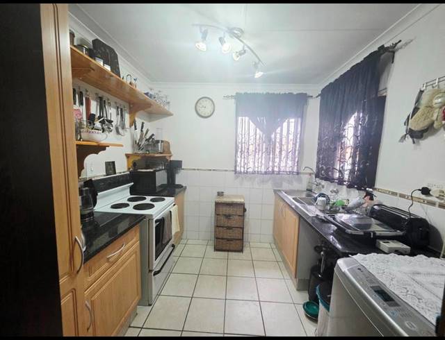 3 BEDROOM CLUSTER FOR SALE IN RHODESFIELD